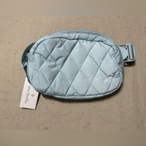 Vera Bradley Sea Salt Blue Ultralight Essential Belt Bag NWT